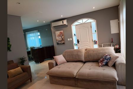 Casa à venda com 260m², 4 quartos e 8 vagasSala