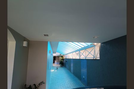 Casa à venda com 260m², 4 quartos e 8 vagasCorredor