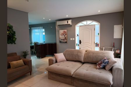 Casa à venda com 260m², 4 quartos e 8 vagasSala