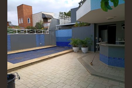 Casa à venda com 260m², 4 quartos e 8 vagasPiscina