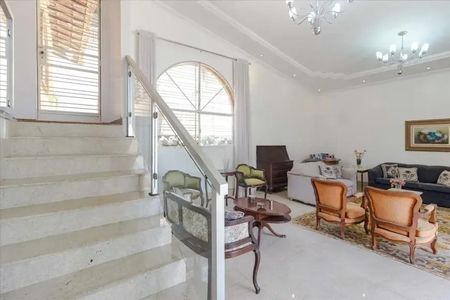 Sala de casa para alugar com 4 quartos, 458m² em São Lucas, Belo Horizonte