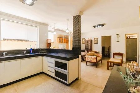 Sala de casa para alugar com 4 quartos, 458m² em São Lucas, Belo Horizonte