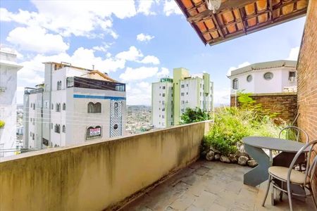 Banheiro de casa para alugar com 4 quartos, 458m² em São Lucas, Belo Horizonte