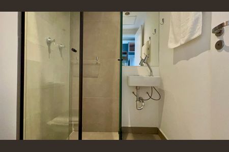 Banheiro de kitnet/studio à venda com 1 quarto, 21m² em Jardim Paulista, São Paulo