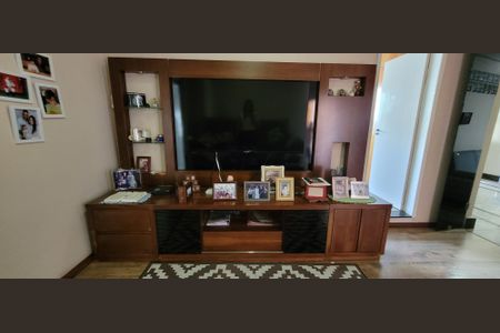 Sala de casa para alugar com 6 quartos, 102m² em Filadélfia, Betim