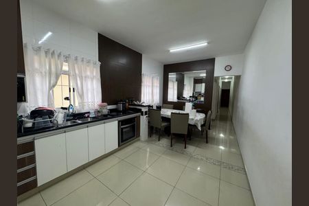 Sala de casa à venda com 2 quartos, 307m² em Vila Nova Jundiainopolis, Jundiaí