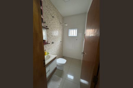 Casa à venda com 307m², 2 quartos e sem vaga Casa à venda com 307m², 2 quartos e sem vagaBanheiro