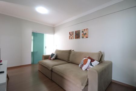 Sala de apartamento para alugar com 2 quartos, 57m² em Santa Mônica, Uberlândia