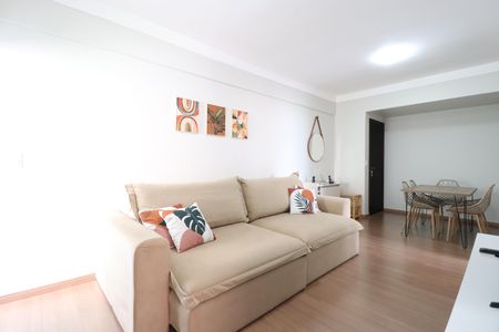 Sala de apartamento para alugar com 2 quartos, 57m² em Santa Mônica, Uberlândia