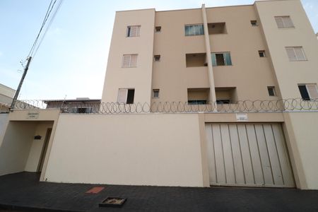 Apartamento para alugar com 57m², 2 quartos e 1 vagaFachada