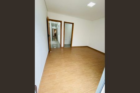 Casa à venda com 3 quartos, 220m² em Vila Esperança, São Paulo