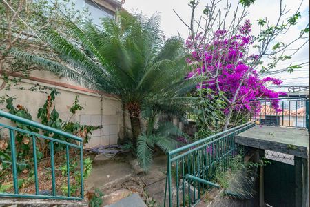 Casa à venda com 360m², 3 quartos e 2 vagasQuintal