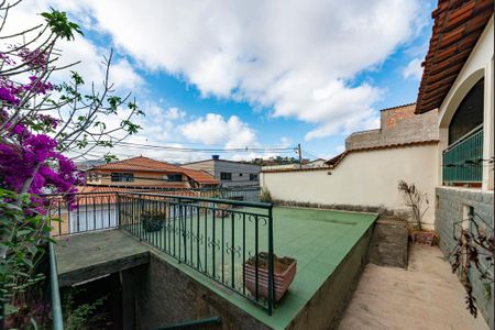 Casa à venda com 360m², 3 quartos e 2 vagasQuintal