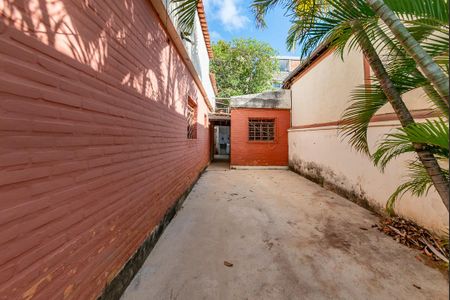 Casa à venda com 360m², 3 quartos e 2 vagasQuintal