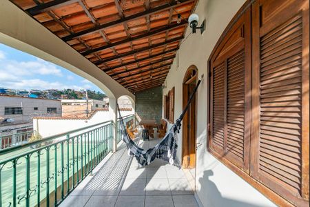 Casa à venda com 360m², 3 quartos e 2 vagasVaranda