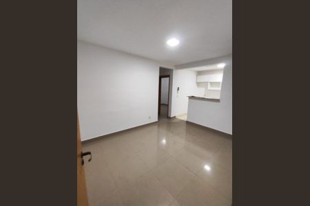 Sala de apartamento para alugar com 2 quartos, 49m² em Chácaras Tubalina e Quartel, Uberlândia