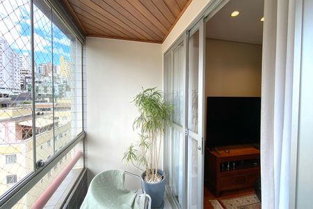 Apartamento para alugar com 95m², 3 quartos e 1 vaga Apartamento para alugar com 95m², 3 quartos e 1 vagaVaranda da Sala