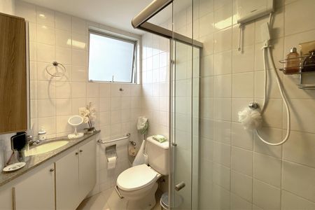 Apartamento para alugar com 95m², 3 quartos e 1 vaga Apartamento para alugar com 95m², 3 quartos e 1 vagaBanheiro da Suíte 1