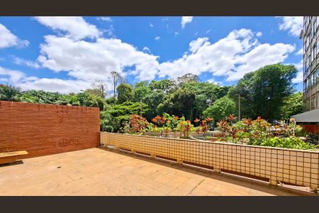 Apartamento para alugar com 134m², 3 quartos e sem vagaQuintal