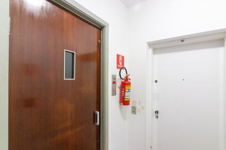 Apartamento à venda com 237m², 4 quartos e 3 vagas Apartamento à venda com 237m², 4 quartos e 3 vagasHall Privativo - Elevador Privativo