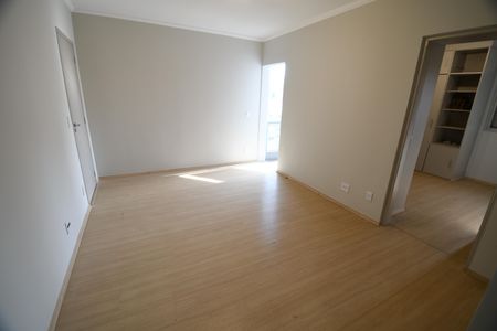 Apartamento para alugar com 75m², 2 quartos e 1 vagaSala