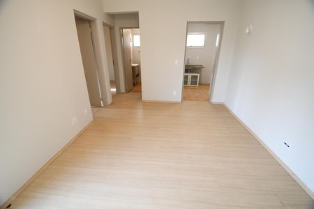 Apartamento para alugar com 75m², 2 quartos e 1 vagaSala