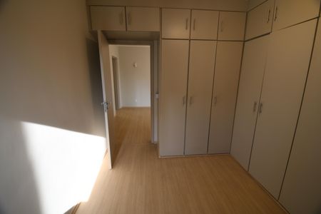 Quarto 1 de apartamento à venda com 2 quartos, 75m² em Centro, Campinas