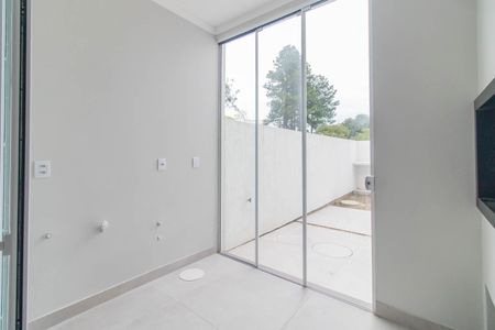 Casa de condomínio à venda com 96m², 3 quartos e 2 vagasCozinha e Área de Serviço