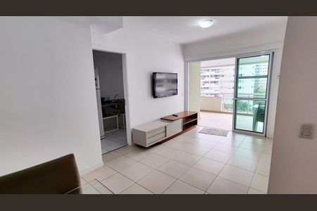 Sala de apartamento para alugar com 1 quarto, 86m² em Barra da Tijuca, Rio de Janeiro