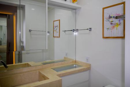 Apartamento à venda com 70m², 2 quartos e 1 vagaBanheiro 2