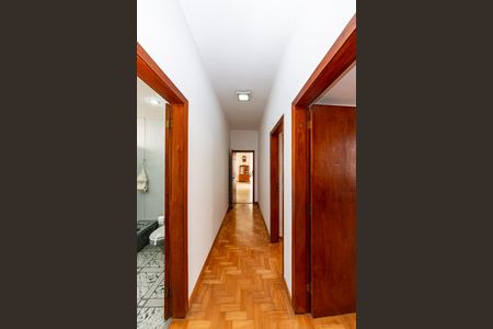 Casa à venda com 291m², 3 quartos e 4 vagasCorredor