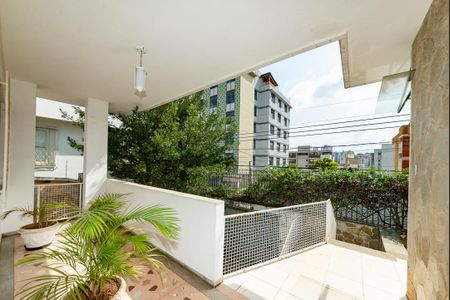 Casa à venda com 291m², 3 quartos e 4 vagasVaranda