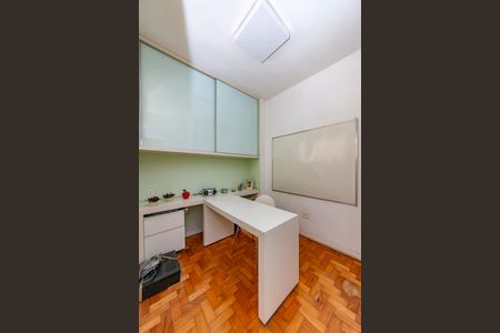 Casa à venda com 291m², 3 quartos e 4 vagasEscritório