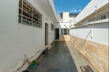 Casa à venda com 291m², 3 quartos e 4 vagasQuintal