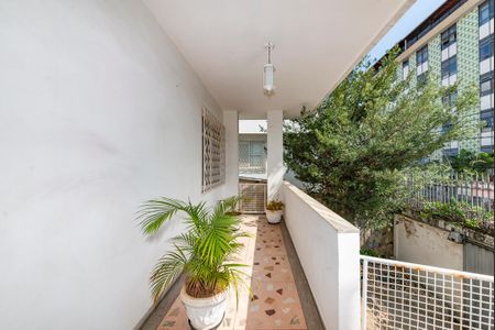 Casa à venda com 291m², 3 quartos e 4 vagasVaranda