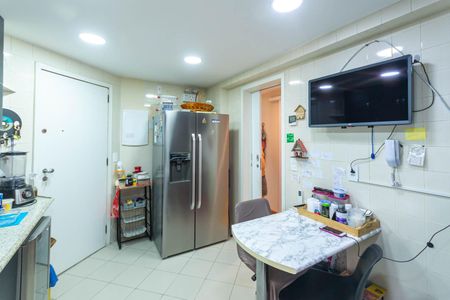 Apartamento à venda com 196m², 3 quartos e 1 vagaCozinha