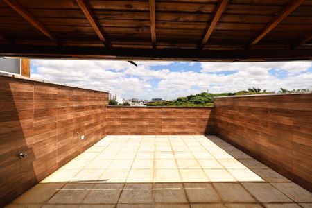 Apartamento à venda com 100m², 2 quartos e 2 vagas Apartamento à venda com 100m², 2 quartos e 2 vagasCobertura