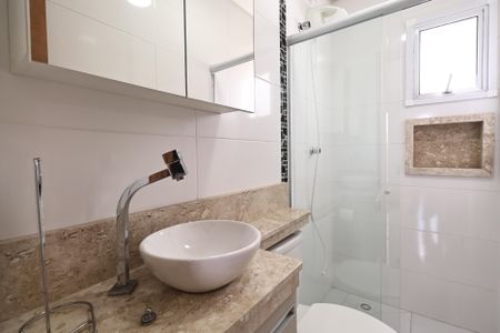 Apartamento à venda com 100m², 2 quartos e 2 vagas Apartamento à venda com 100m², 2 quartos e 2 vagasBanheiro da Suíte