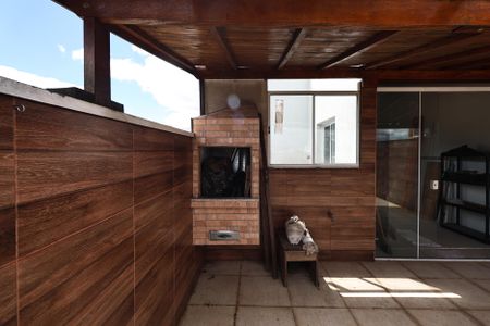 Apartamento à venda com 100m², 2 quartos e 2 vagas Apartamento à venda com 100m², 2 quartos e 2 vagasCobertura