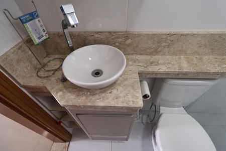 Apartamento à venda com 100m², 2 quartos e 2 vagas Apartamento à venda com 100m², 2 quartos e 2 vagasBanheiro da Suíte