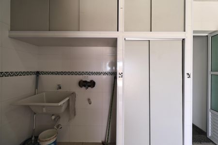 Apartamento à venda com 100m², 2 quartos e 2 vagas Apartamento à venda com 100m², 2 quartos e 2 vagasLavanderia