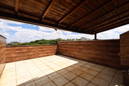 Apartamento à venda com 100m², 2 quartos e 2 vagas Apartamento à venda com 100m², 2 quartos e 2 vagasCobertura