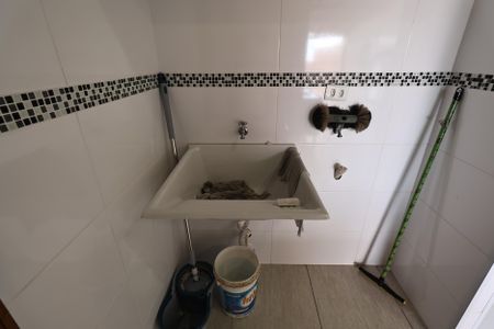 Apartamento à venda com 100m², 2 quartos e 2 vagas Apartamento à venda com 100m², 2 quartos e 2 vagasLavanderia