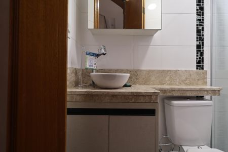 Apartamento à venda com 100m², 2 quartos e 2 vagas Apartamento à venda com 100m², 2 quartos e 2 vagasBanheiro