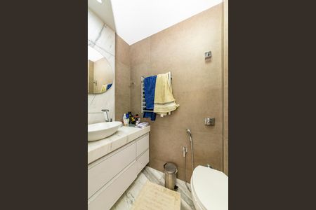 Apartamento à venda com 80m², 2 quartos e 1 vaga Apartamento à venda com 80m², 2 quartos e 1 vagaBanheiro da Suíte