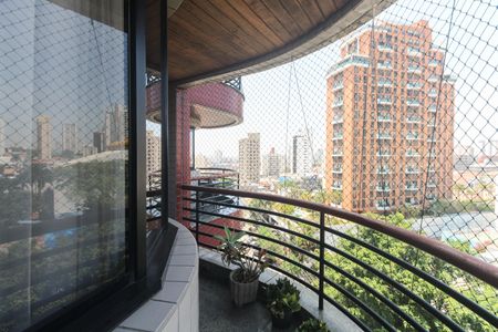 Apartamento para alugar com 114m², 3 quartos e 3 vagasVaranda 