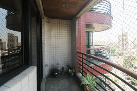 Apartamento para alugar com 114m², 3 quartos e 3 vagasVaranda 