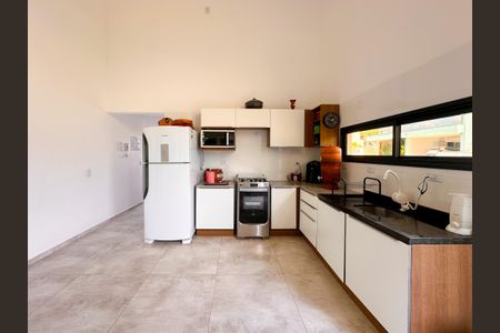 Casa de condomínio para alugar com 186m², 4 quartos e 2 vagasCozinha