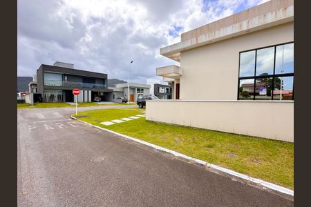 Casa de condomínio para alugar com 186m², 4 quartos e 2 vagasVista da Rua