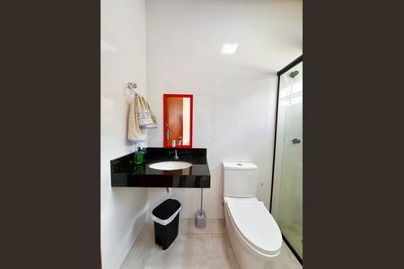 Casa de condomínio para alugar com 186m², 4 quartos e 2 vagasBanheiro Social